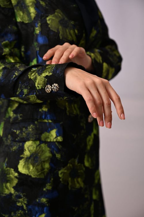 عباية عملية بلمسة الورد الأخضر FA 617