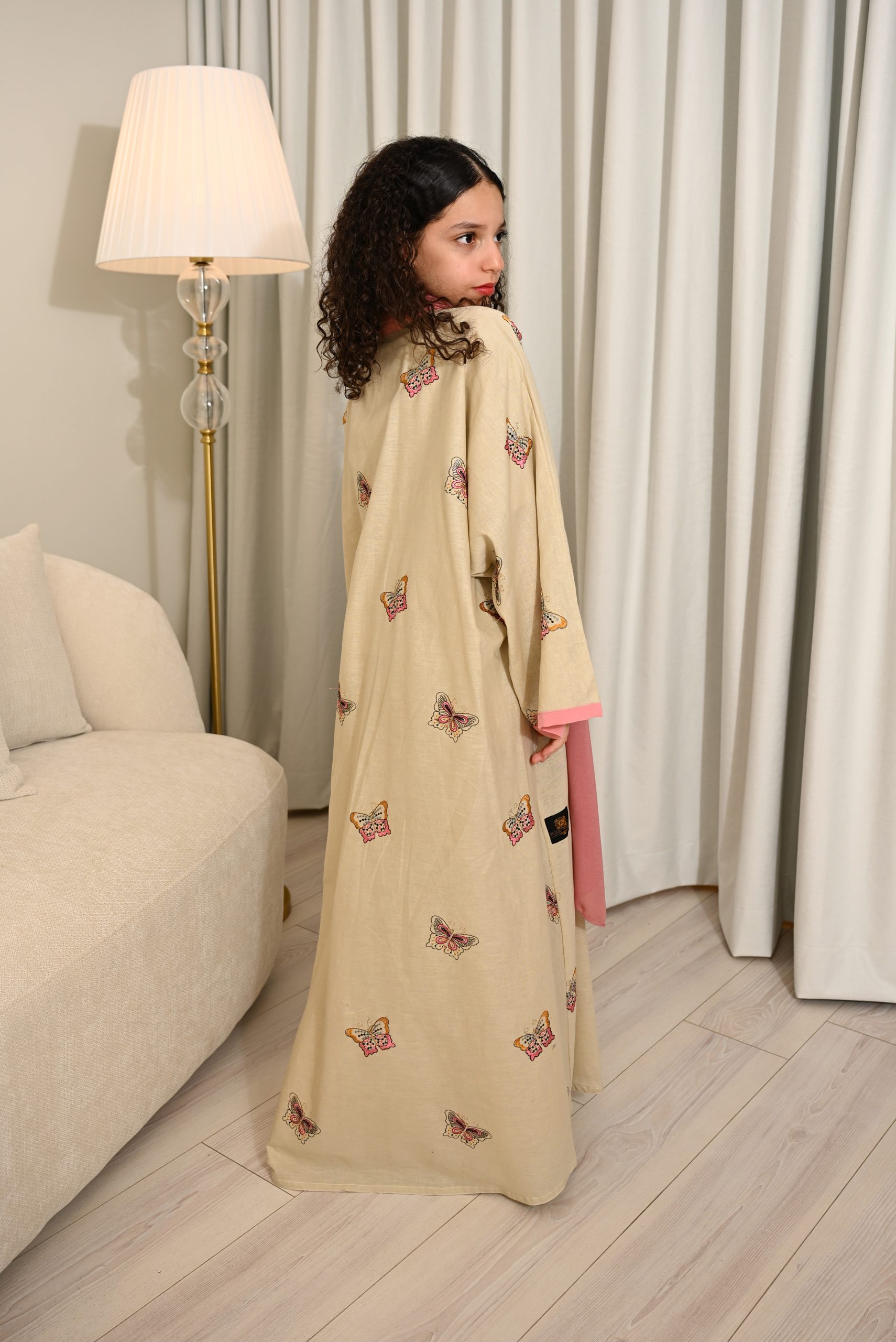 FA 1625 عباية اطفال لينن مطرز اللون بيج