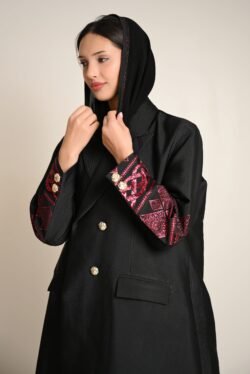 عباية سوداء فاخرة بتطريز أحمر FA 623