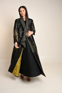 عباية بليزر فاخرة سوداء بلمعة ذهبية FA 632