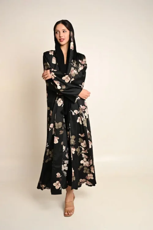 عباية صيفية سوداء بنقشة زهور بيج FA 638