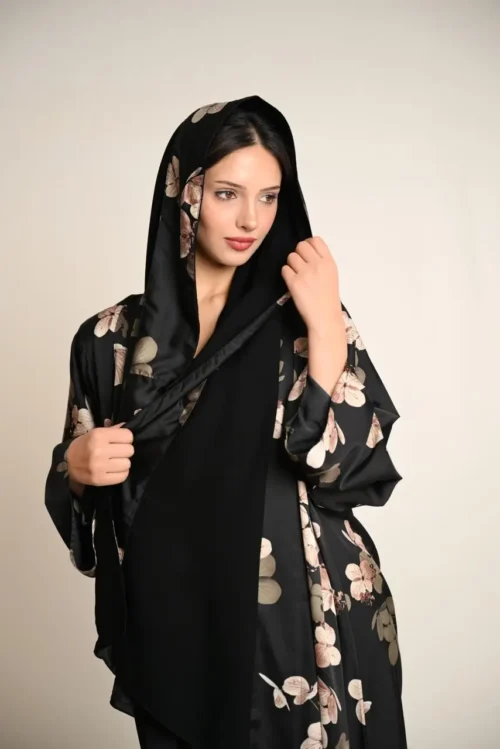 عباية صيفية سوداء بنقشة زهور بيج FA 638