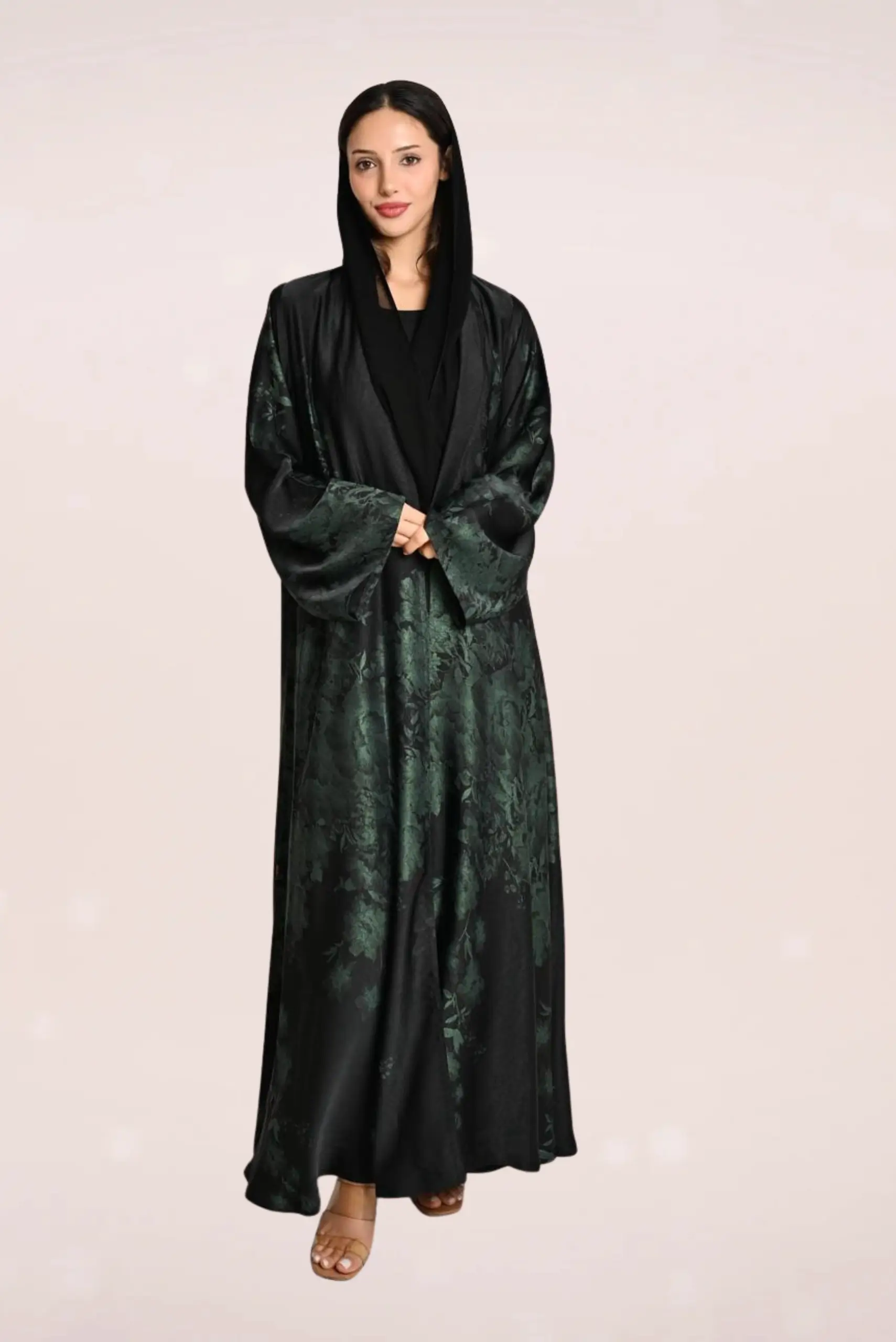 عباية سوداء بنقشة نباتية خضراء FA 649